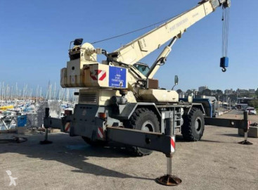 رافعة متحركة Terex