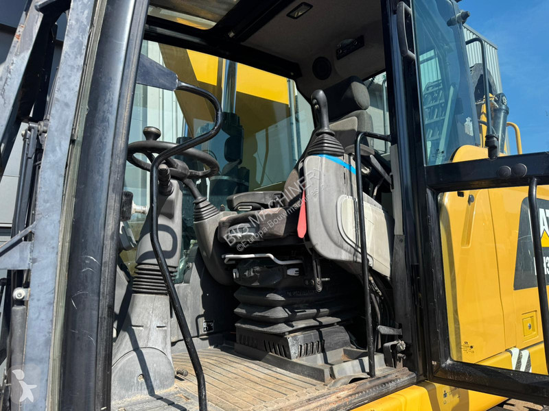Kran Caterpillar MH3022