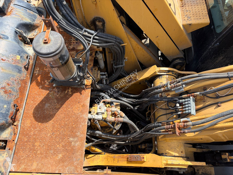 Jeřáb Caterpillar M325DMH