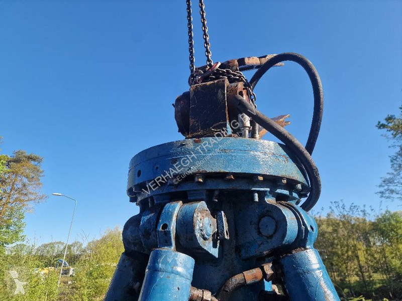 Grua Fuchs HML360