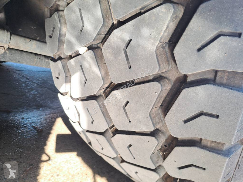 Macara Spierings SK 599 AT5