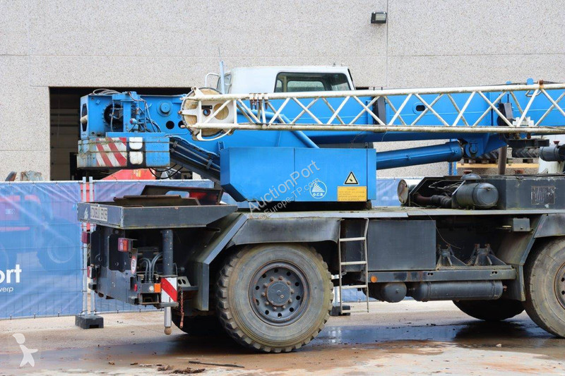 Macara Liebherr 1025