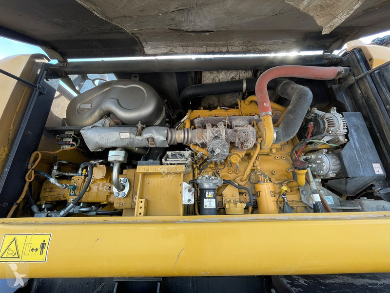 Jeřáb Caterpillar MH3024