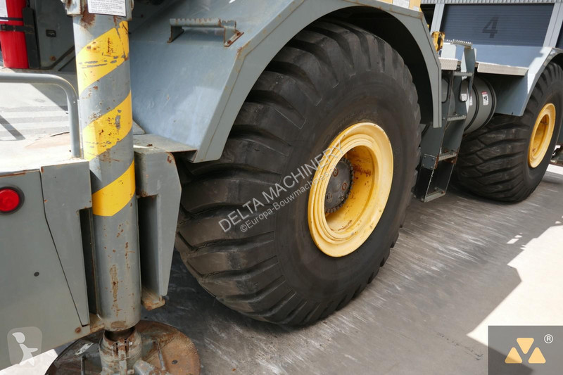 Grua Grove RT700E