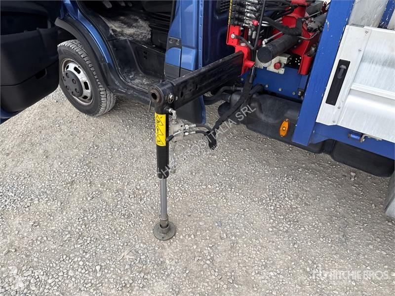 Kran Iveco HC Industrie HC33A3 700 kg on  Iveco...