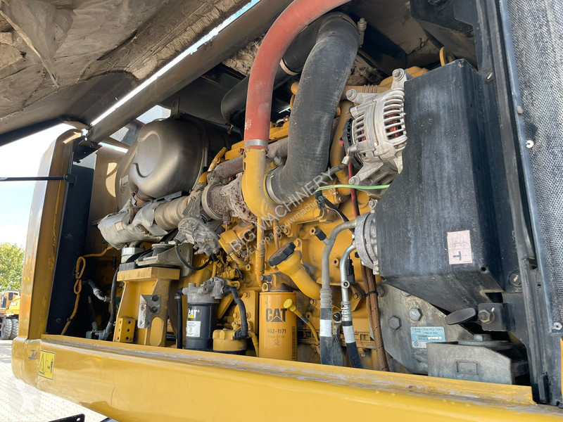 Jeřáb Caterpillar MH3024
