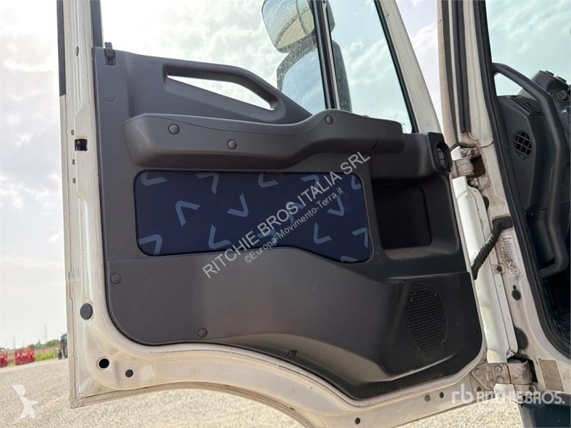 Кран Iveco Stralis 420