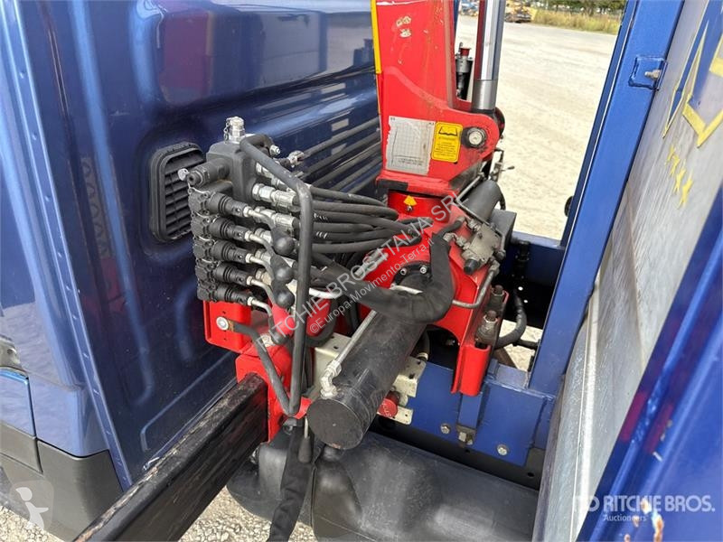Kran Iveco HC Industrie HC33A3 700 kg on  Iveco...