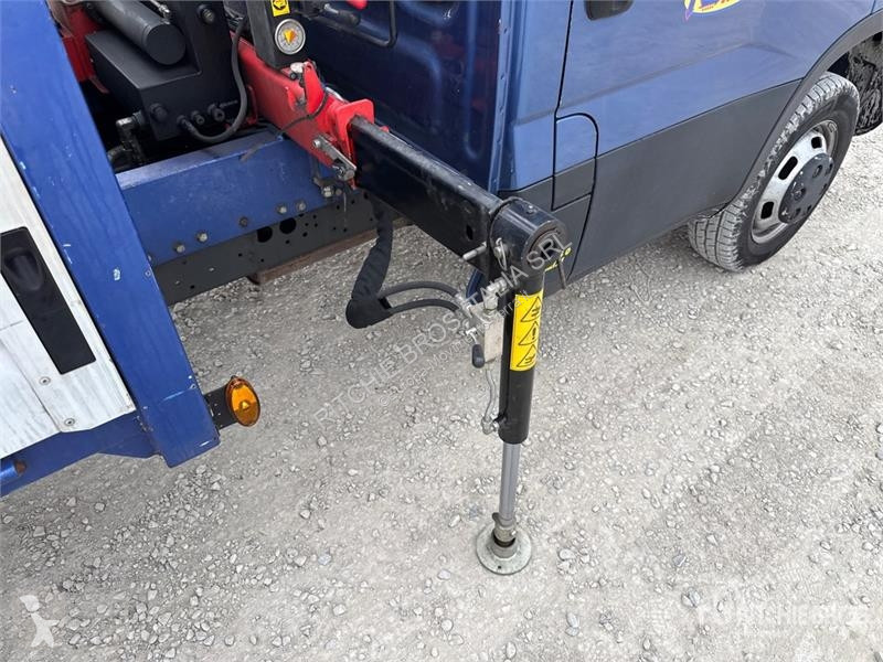Kran Iveco HC Industrie HC33A3 700 kg on  Iveco...