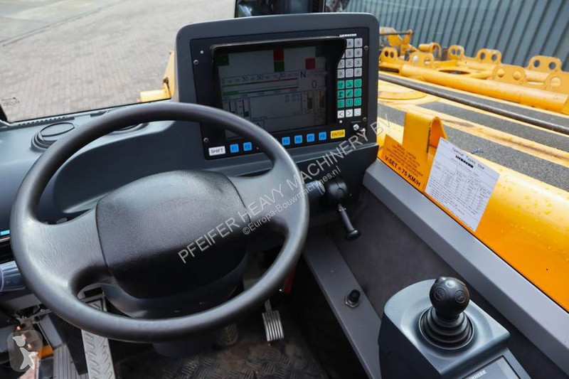 Grua Liebherr 1055-3.1 6x6x6 Drive, 55t...