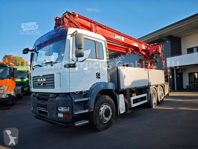Kamion Mercedes Actros /6X4/30m MKG Montagekran...