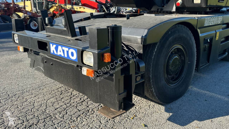رافعة Kato KR 22H-11 4x4