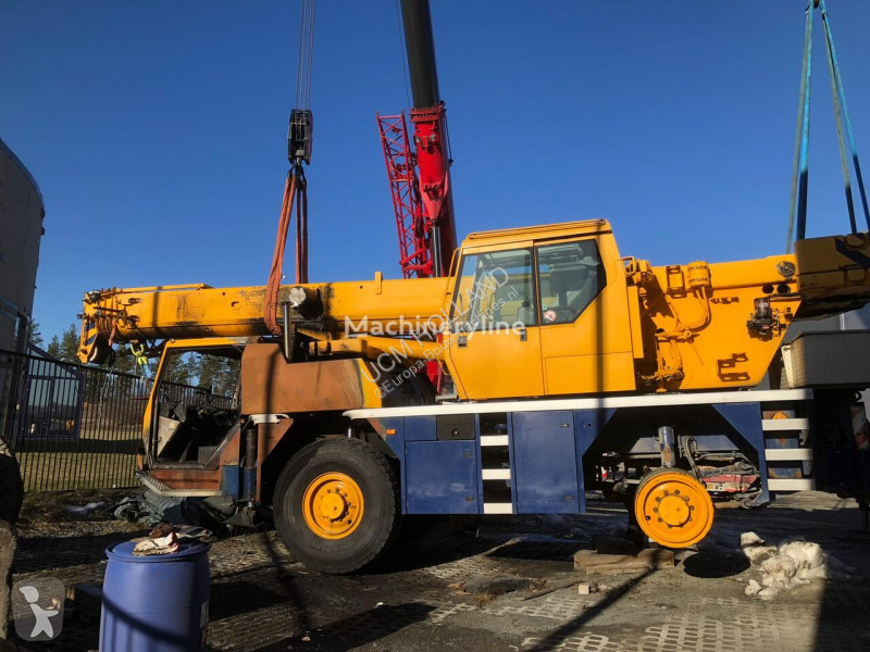 Žeriav Liebherr LTM 1030-2