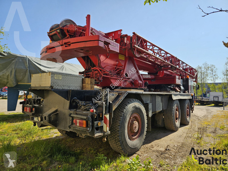 Žeriav Liebherr 1045