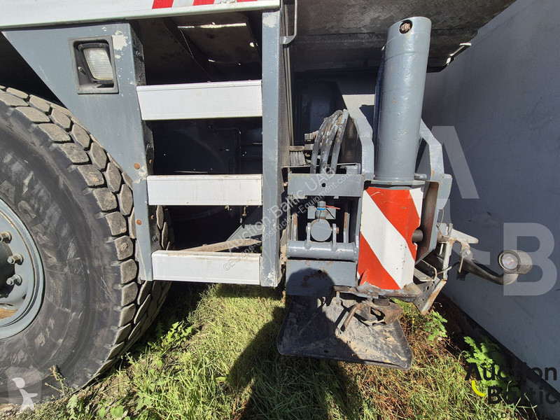 Grue Liebherr 1030-2