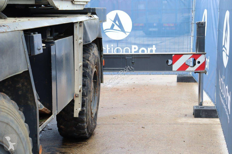 Macara Liebherr 1025