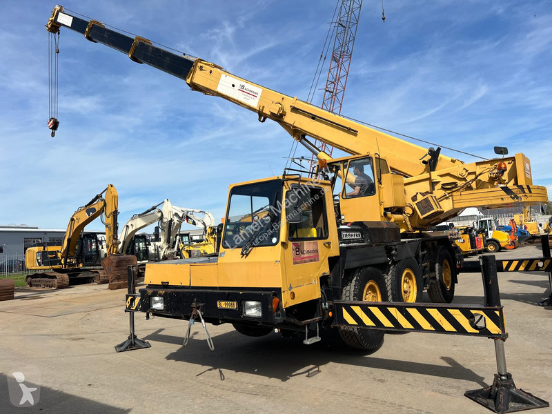 Žeriav Liebherr 1035-3 .
