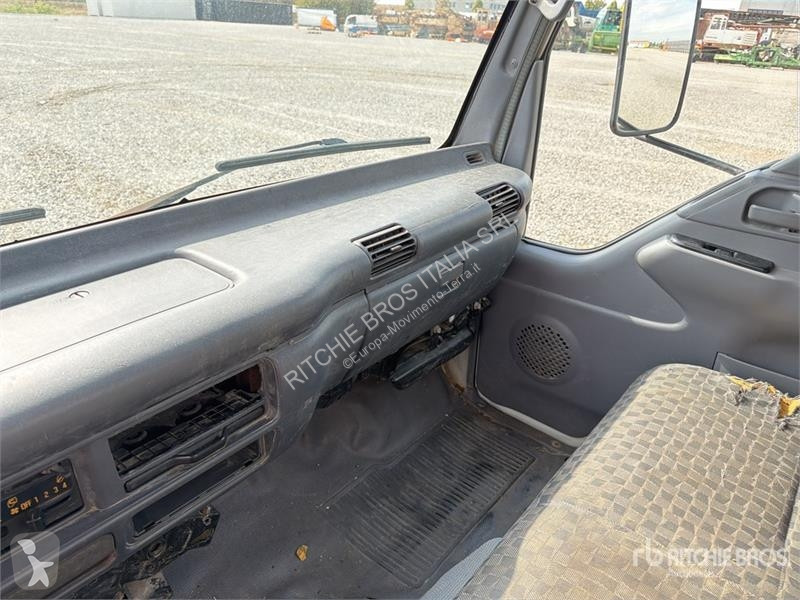 Dźwigi Isuzu 340K2 995 kg on Isuzu NPR77...