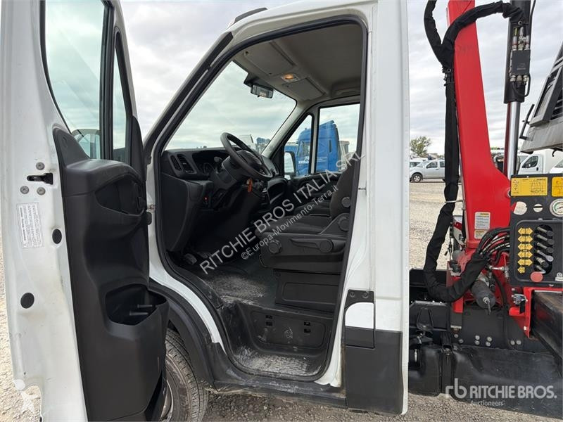 رافعة Iveco Palfinger PK3400 990 kg on  Iveco...