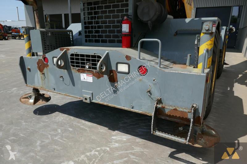 Grua Grove RT700E
