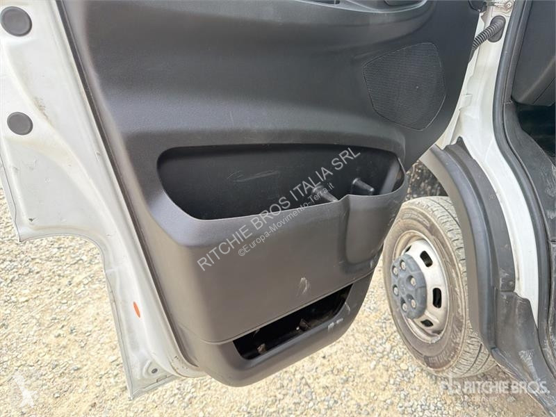 رافعة Iveco Palfinger PK3400 990 kg on  Iveco...