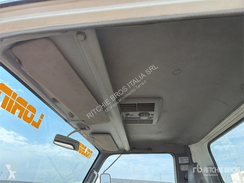 Dźwigi Isuzu 340K2 995 kg on Isuzu NPR77...