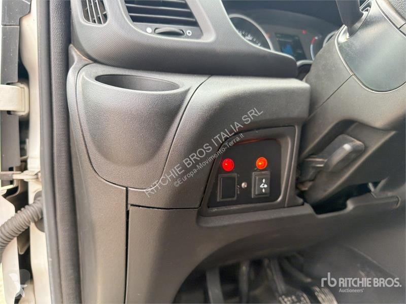 رافعة Iveco Palfinger PK3400 990 kg on  Iveco...