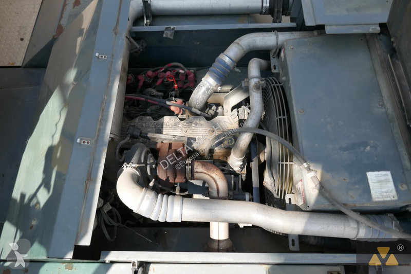 Grua Grove RT700E