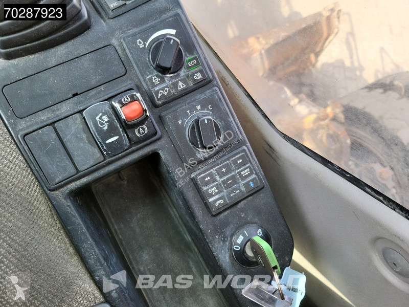 Graafmachine Volvo EW220 E