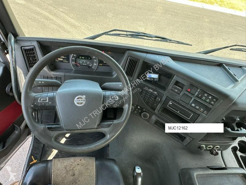 Camion Volvo FMX 330 8x4 TRIDEM + CRANE EFFER...
