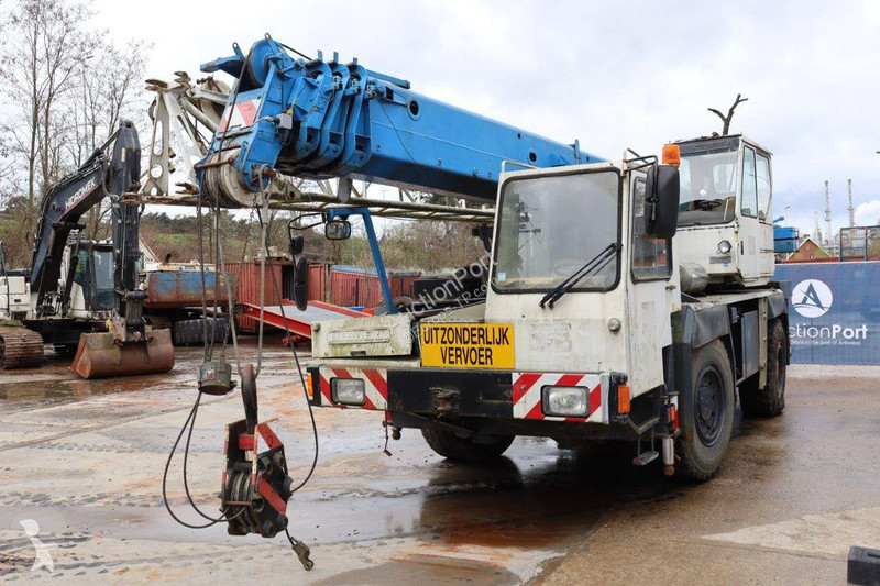Macara Liebherr 1025
