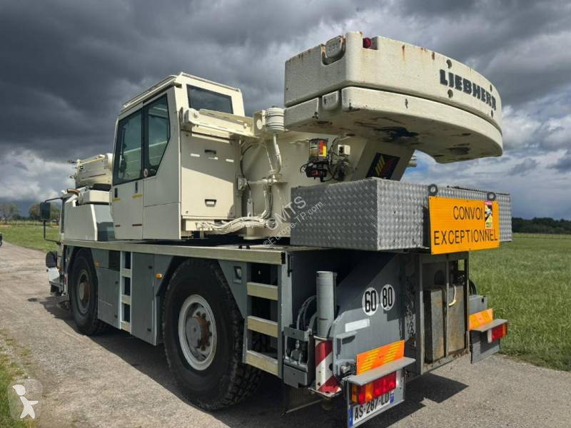Žeriav Liebherr 1030-2