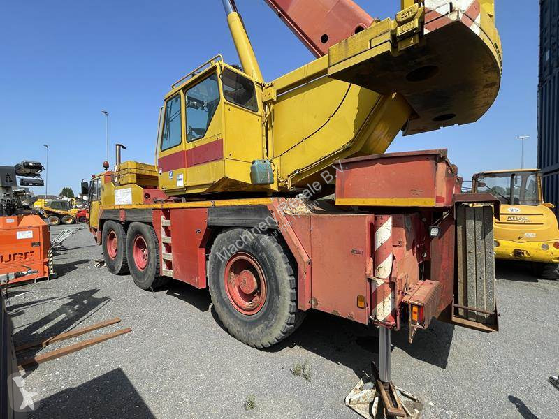 Macara Liebherr 1050 / 1