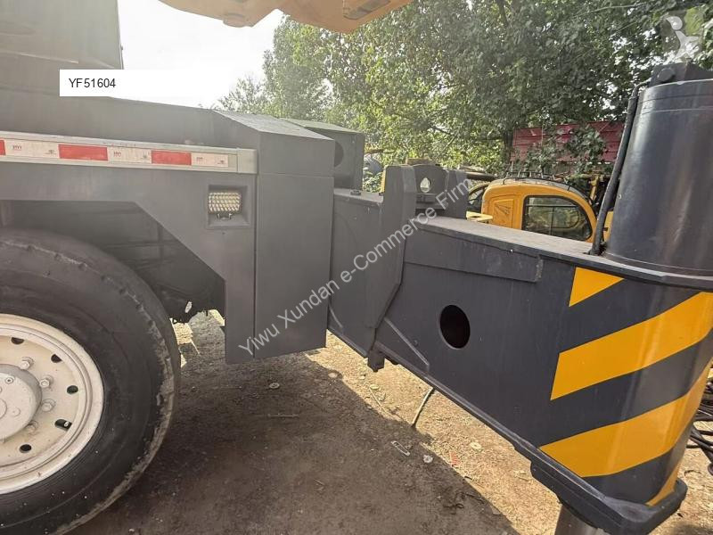 Jeřáb XCMG XCA160