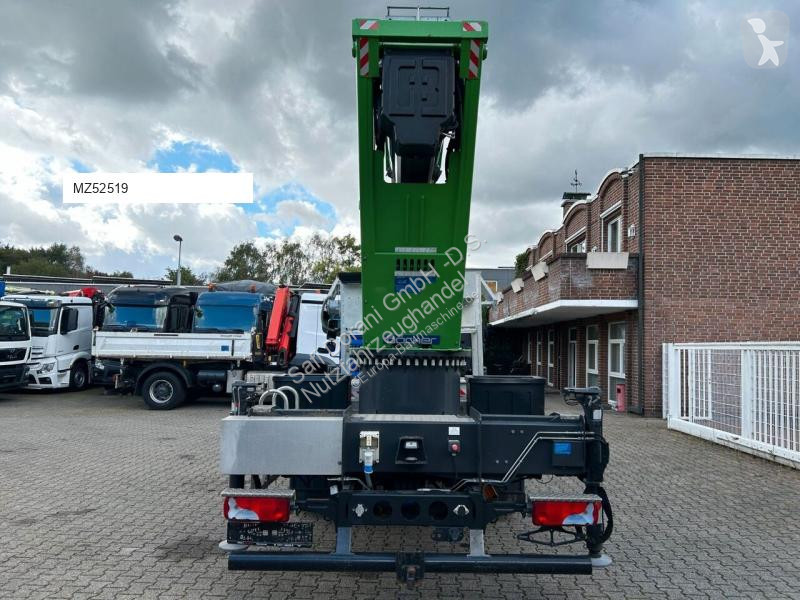Grue MAN 7.180 mit Böcker Dachdeckerkran bis 37...