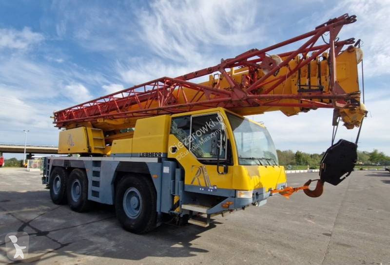 Grue Liebherr 1055/1 mobile crane
