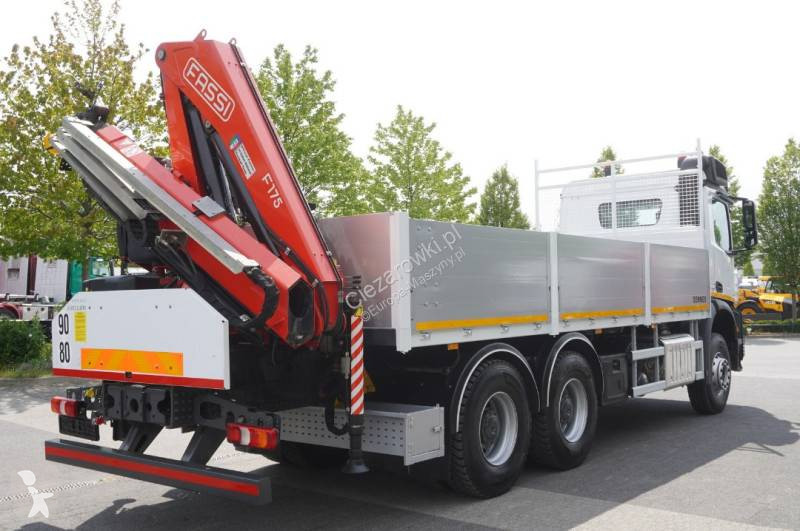 Kran Mista AROCS 2636 Flatbed / HDS FASSI F175...