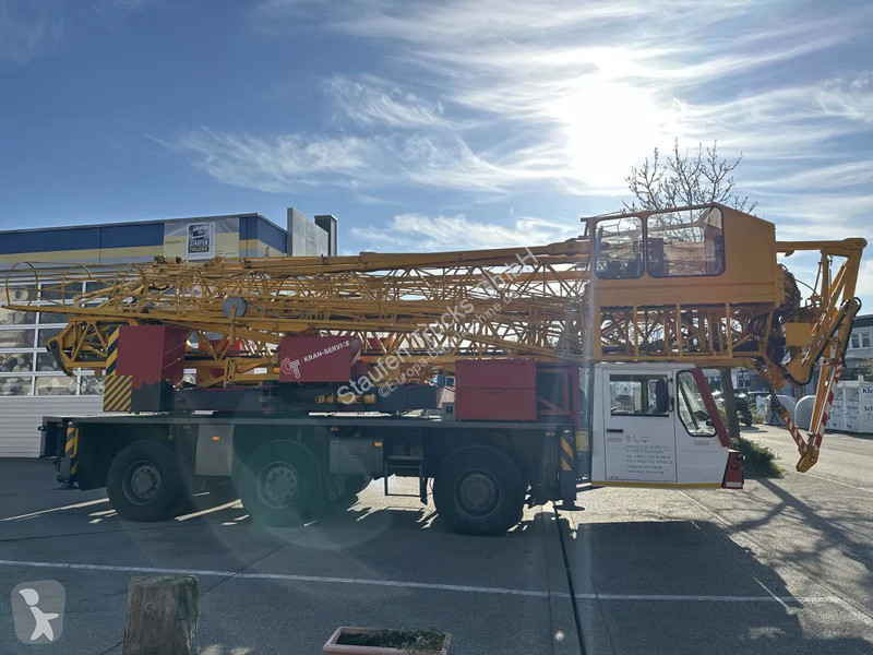 Kran Spierings Auto- Turmdrehkran Gittermast...