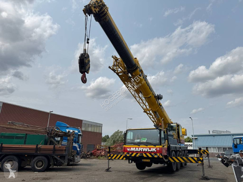Grua Liebherr 1070-4.1 ( WHIT JIB )