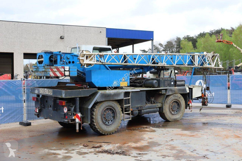 Macara Liebherr 1025
