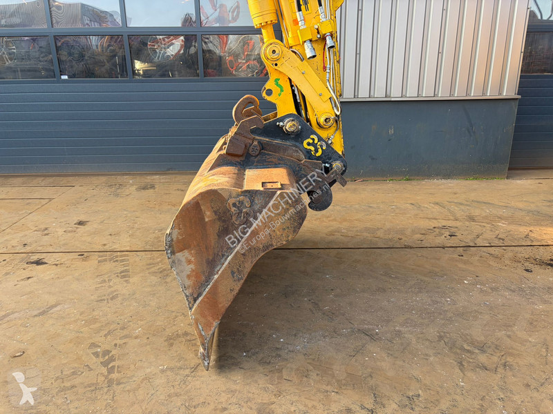 جرافة Komatsu PW148-10