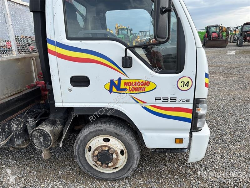 Dźwigi Isuzu 340K2 995 kg on Isuzu NPR77...