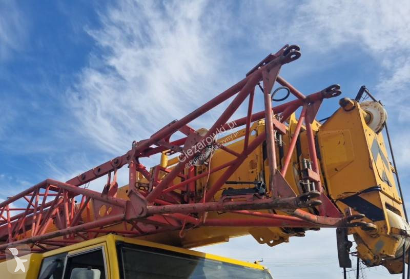 Grue Liebherr 1055/1 mobile crane