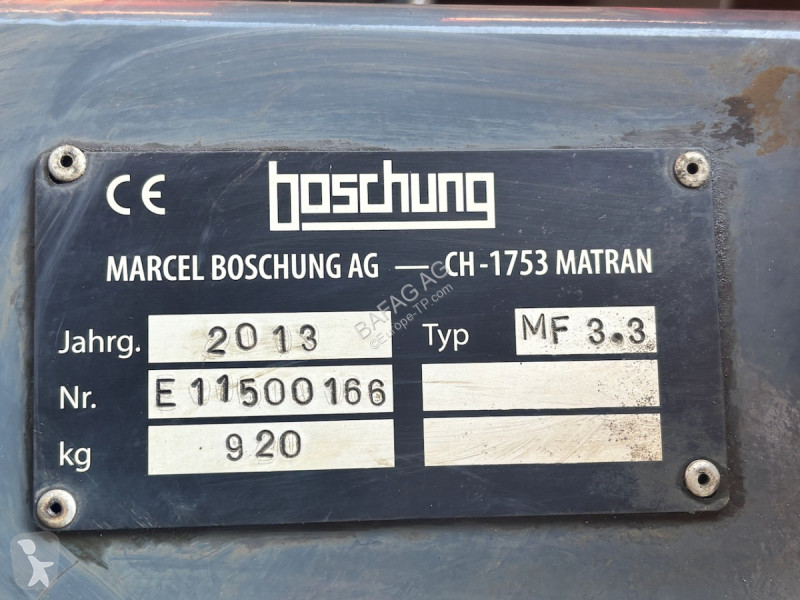 Uitrusting voor vrachtwagens  schneepflug boschung
