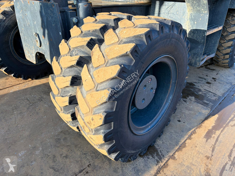 جرافة Komatsu PW148-10