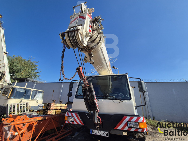 Grue Liebherr 1030-2