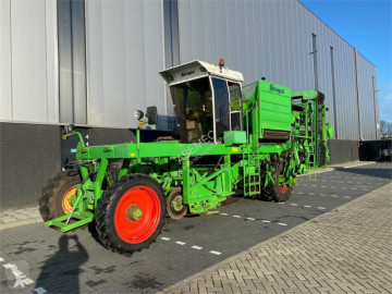 AVR RBL230 Zelfrijdende aardappelrooier