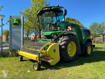 John Deere Potato-growing equipment