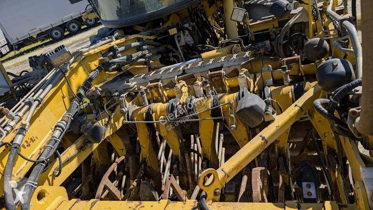 Ropa TIGER V8-3 beet harvester / 6000 MTH...