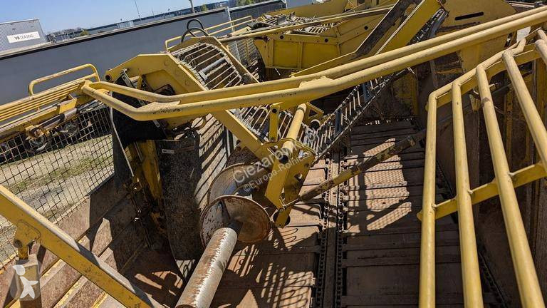 Ropa TIGER V8-3 beet harvester / 6000 MTH...